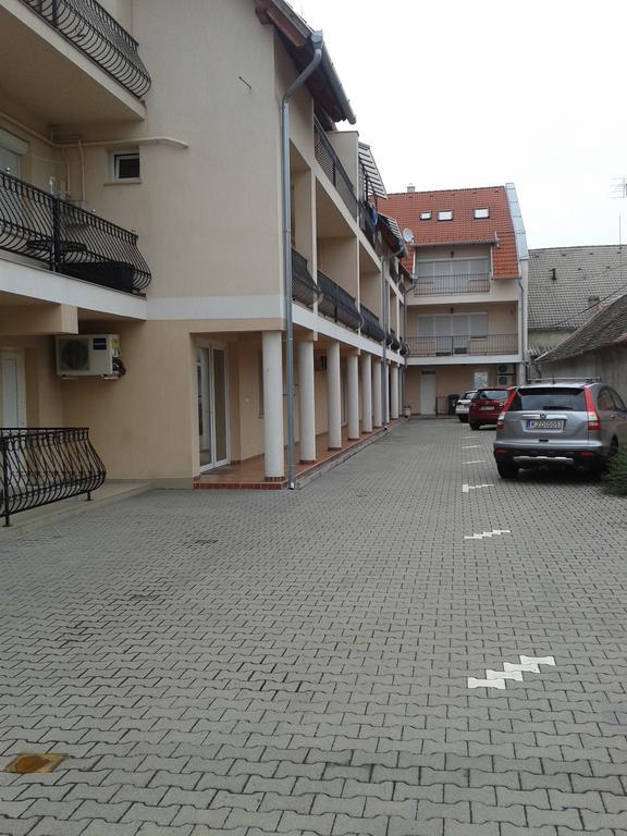 Kotany Apartman Harkány Exterior foto