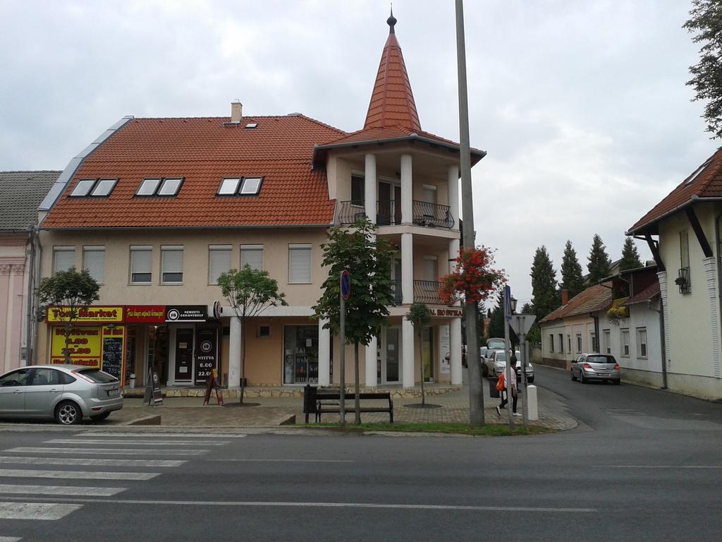 Kotany Apartman Harkány Exterior foto